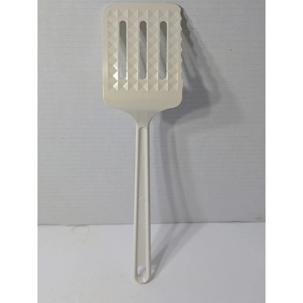 Vintage Ultratemp White Spatula Serrated Edge 2101-1 Made in USA